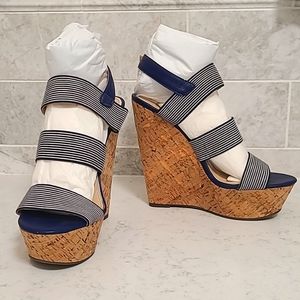 Jessica Simpson Wedge Sandale Blue size 6.5